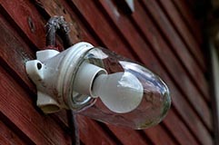 Lampe Holzhaus - Zum Vergroessern klicken!